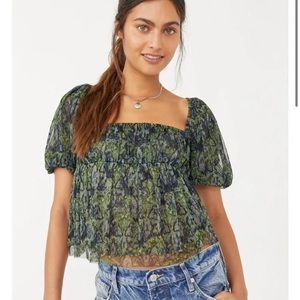💥NWT💥 FREE PEOPLE. Penelope puff sleeve cropped top. Sz Med